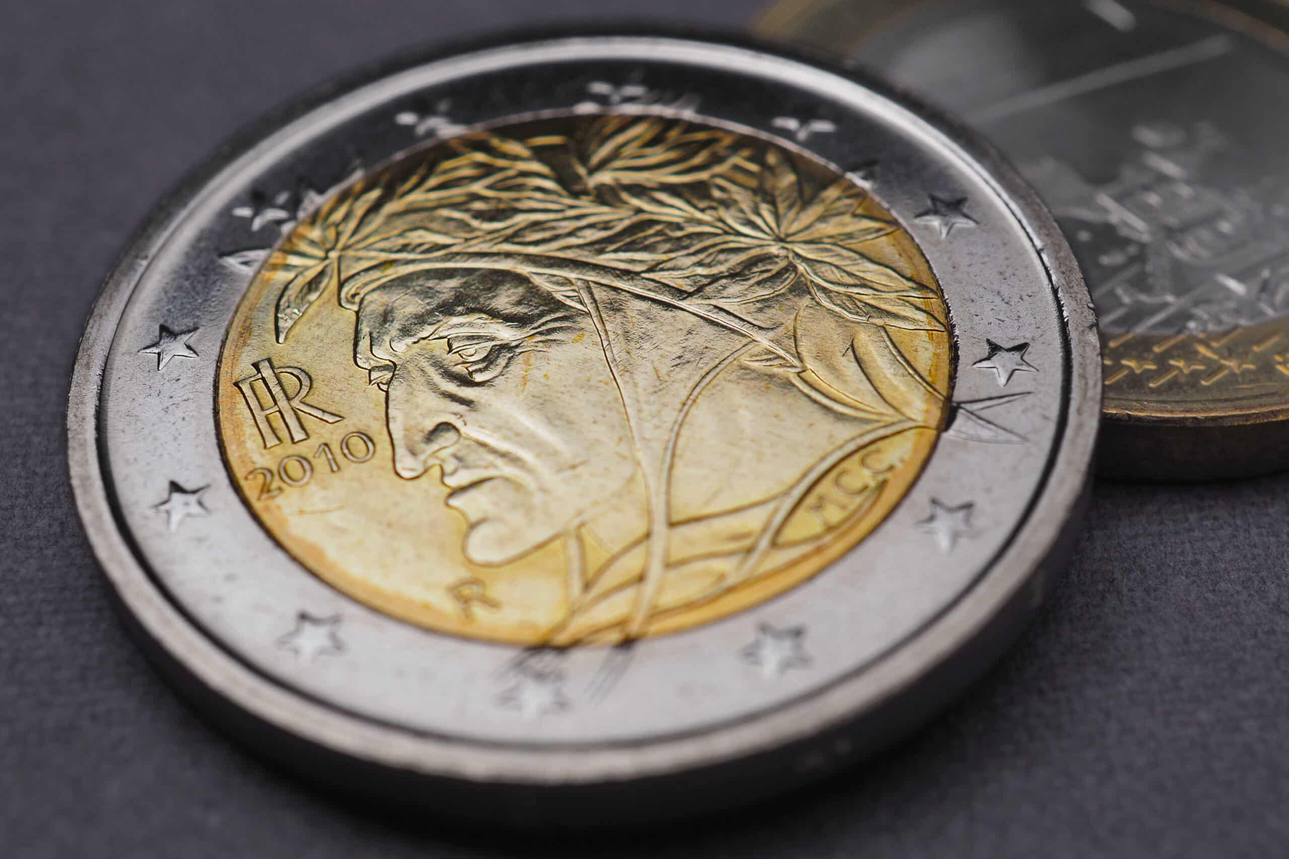 Errori di battitura da verificare sulle monete da 2 euro Dante